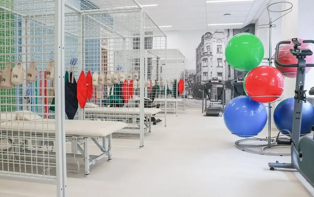 Gdzie najszybciej rehabilitacja NFZ w Łodzi? Sprawdź najlepsze opcje