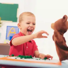 Czy dziecko z autyzmem mówi? Zrozumienie mowy i komunikacji u dzieci