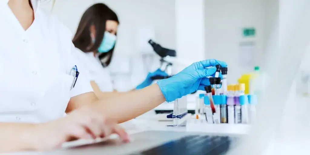 Zdjęcie Badanie kreatyniny przed rezonansem - czy naprawdę trzeba być na czczo?