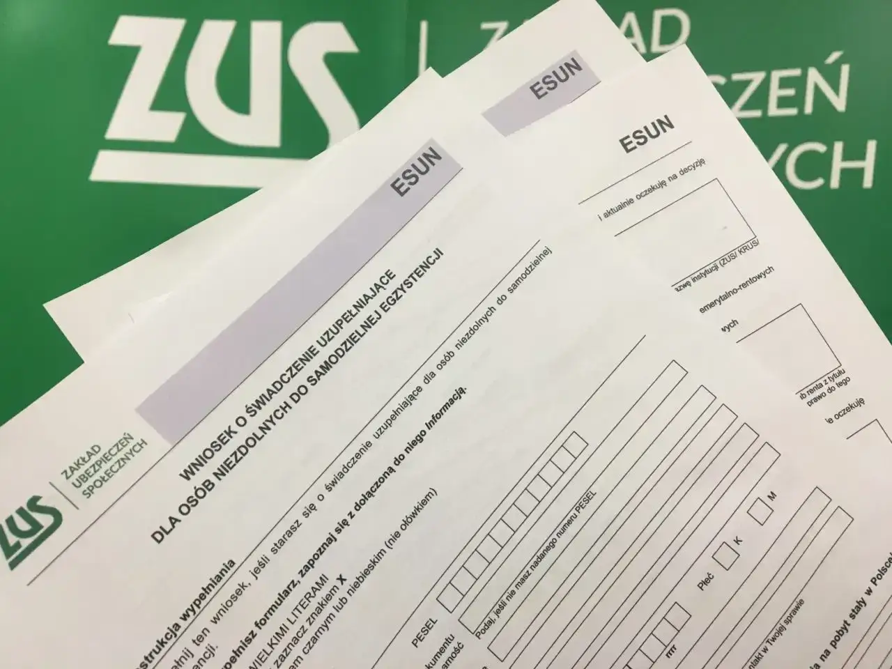 Wniosek o świadczenie uzupełniające ZUS dla osób niezdolnych do samodzielnej egzystencji.