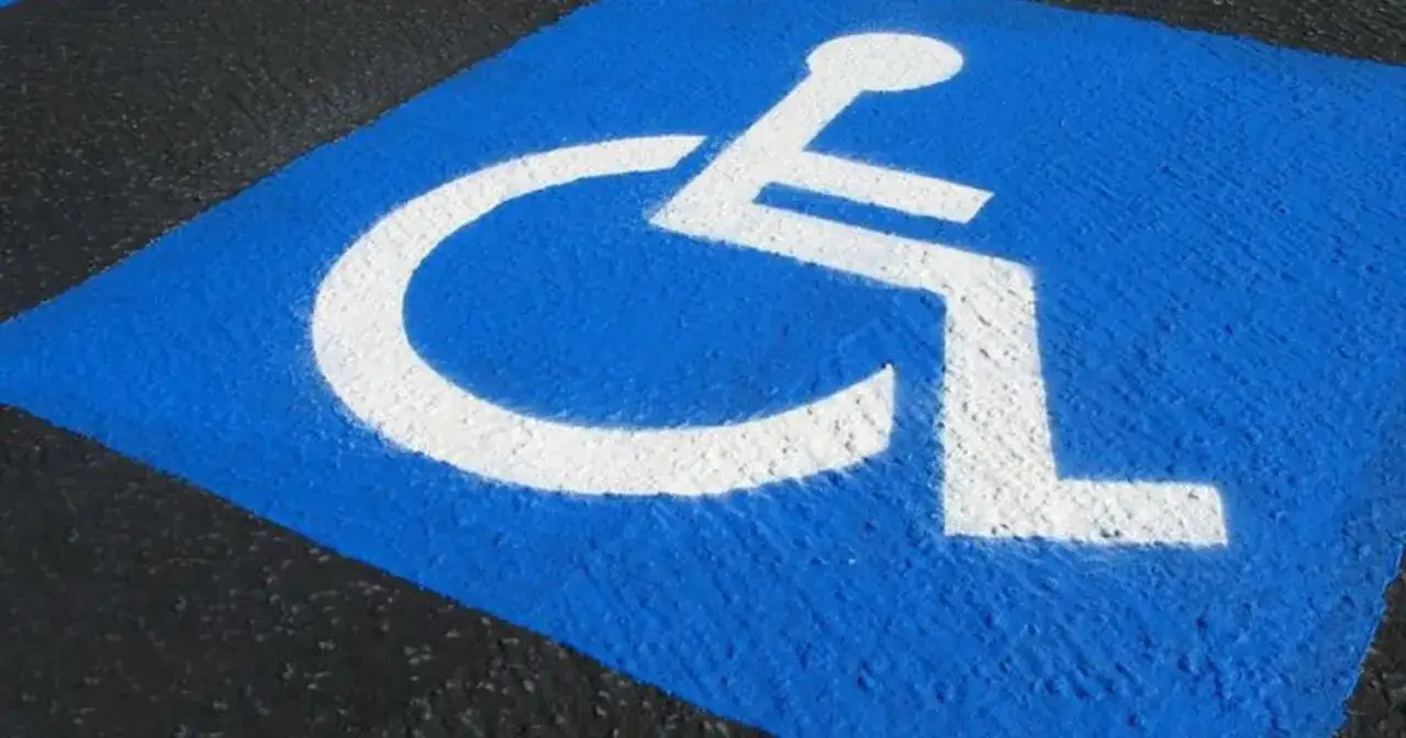 Zdjęcie Czy osoby niepełnosprawne muszą płacić za parking w Twoim mieście?
