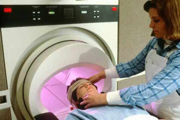 Rezonans magnetyczny w Lublinie a diagnostyka schorzeń – kiedy i dlaczego warto?